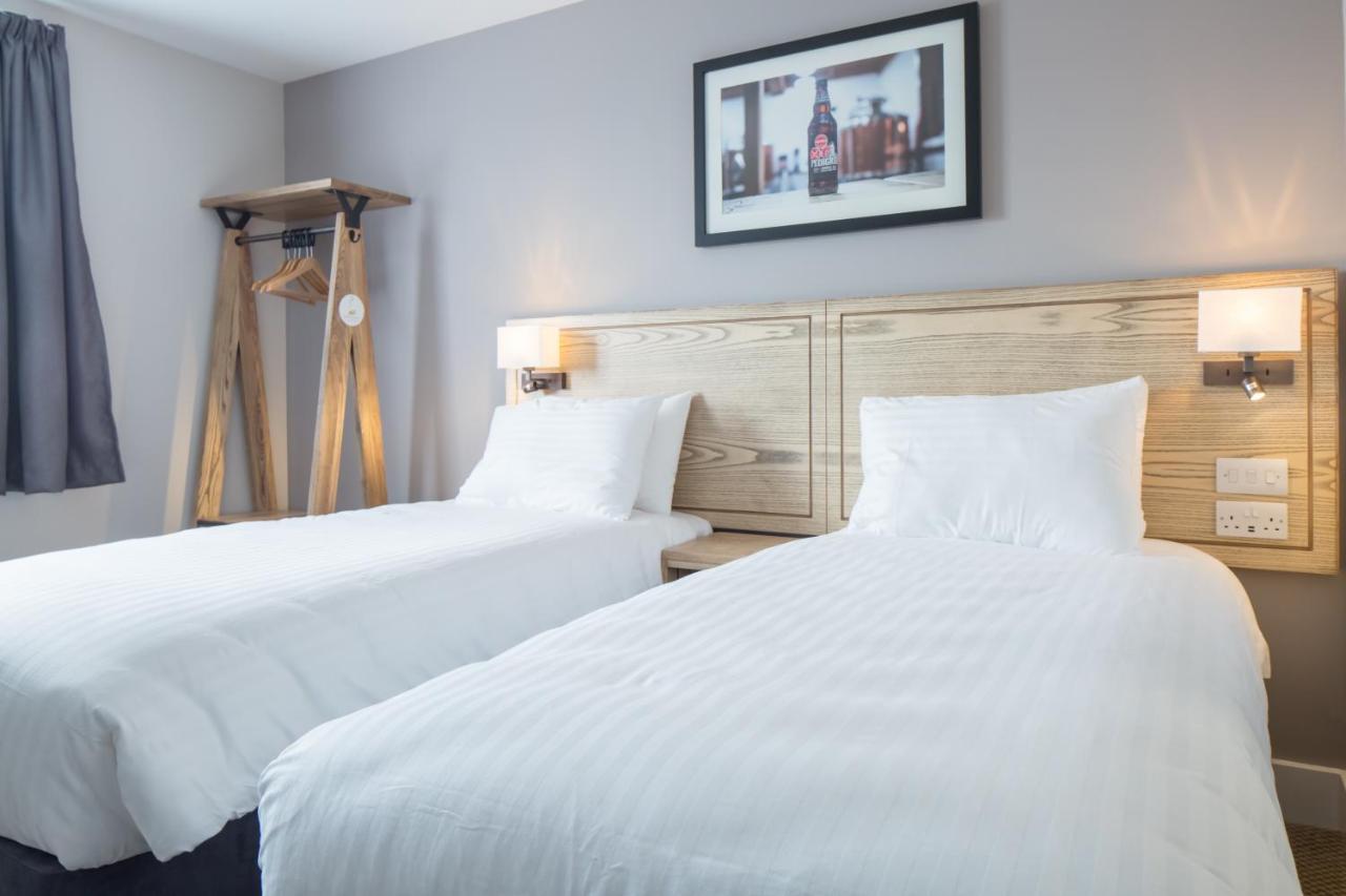 The Raven'S Cliff Lodge By Marston'S Inns Motherwell Eksteriør billede