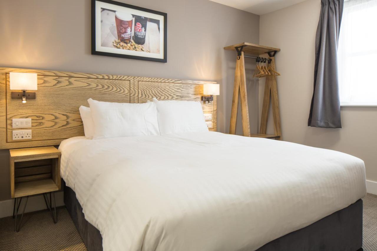 The Raven'S Cliff Lodge By Marston'S Inns Motherwell Eksteriør billede